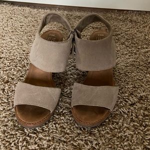 TOMs Heels